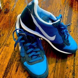 Never worn Nike running shoes